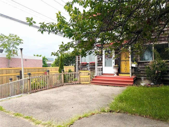 Building Photo - 610 Seaview Ave