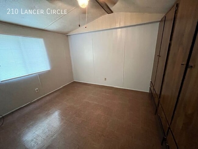 Foto del edificio - 210 Lancer Cir