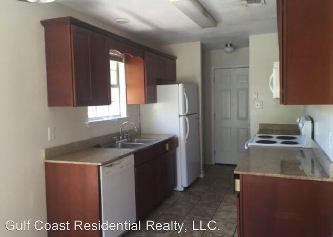 Building Photo - 3 br, 2 bath House - 9204 Seahorse