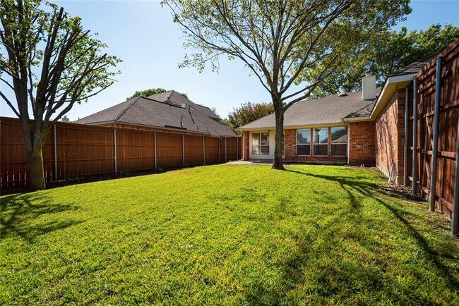 Foto del edificio - 105 Tiburon Ct