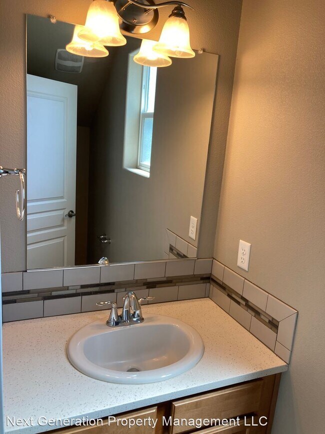 Building Photo - 3 br, 2.5 bath House - 3015 Guadalupe Way
