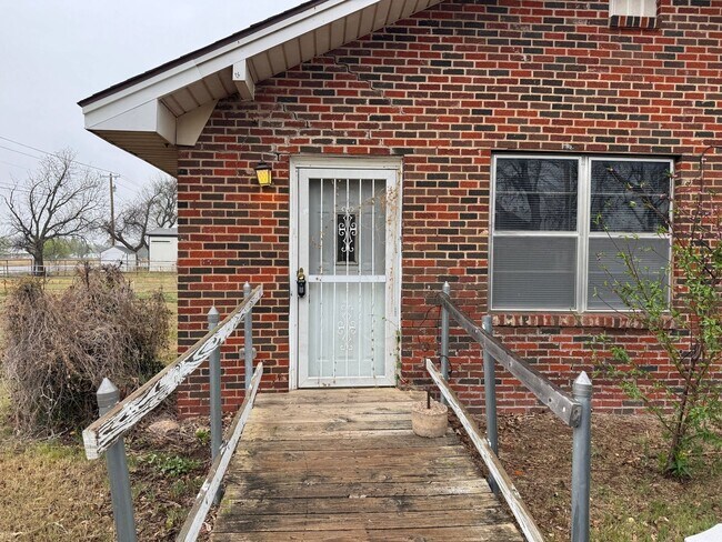 Foto del edificio - 5 Bed 2 Bath Home w/ 6.14 Acres In Iowa Park ISD.