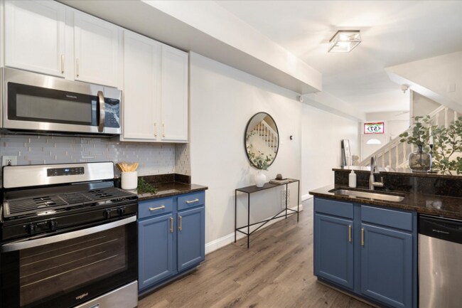 Building Photo - 57 E Heath St