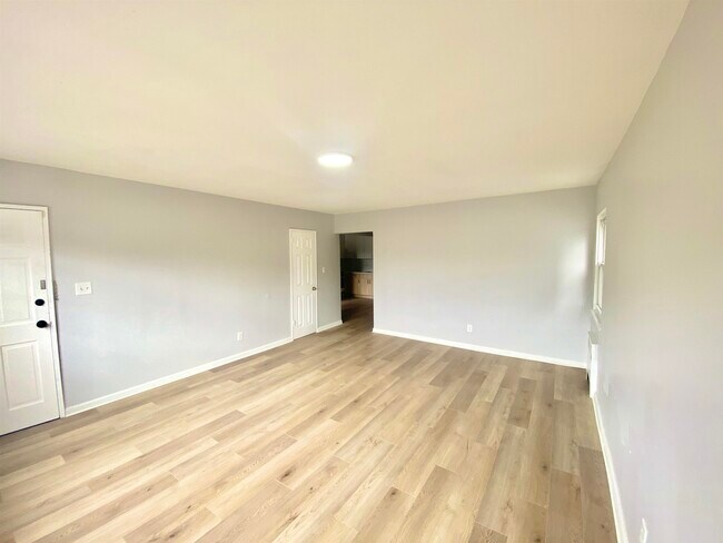 Building Photo - 164 Stegman St