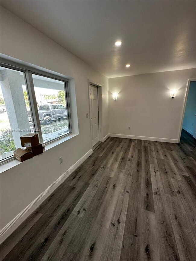 Foto del edificio - 710 E 13th St