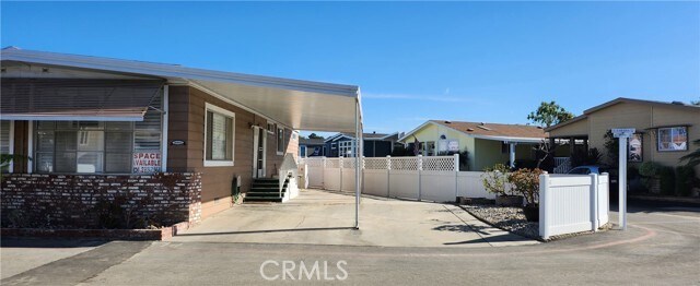 Foto del edificio - 16462 Poipu Ln