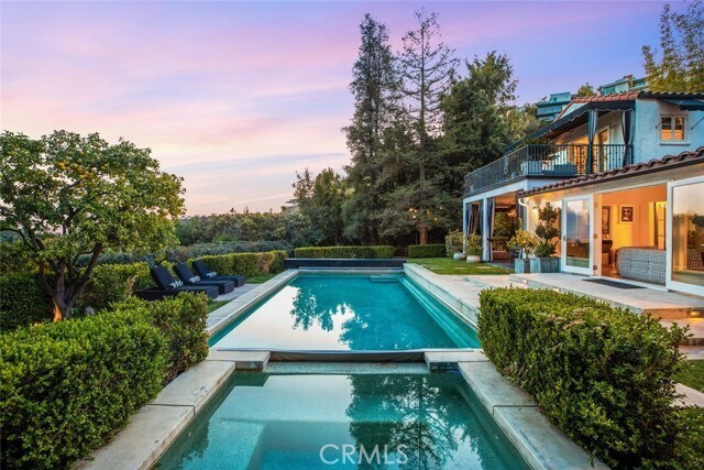 Foto principal - 1514 Sunset Plaza Dr