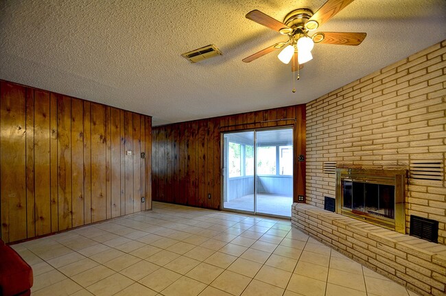 Building Photo - 109 Arizona Ash Dr