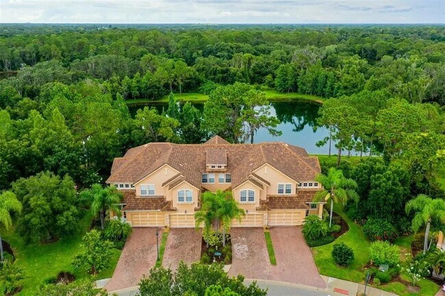 Foto del edificio - 8208 Villa Grande Ct