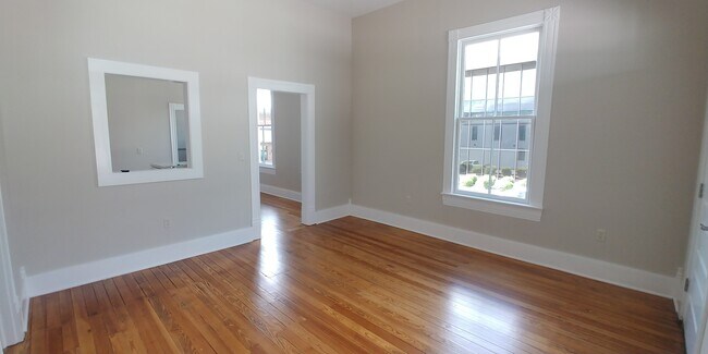 Building Photo - 120 N 4th St
