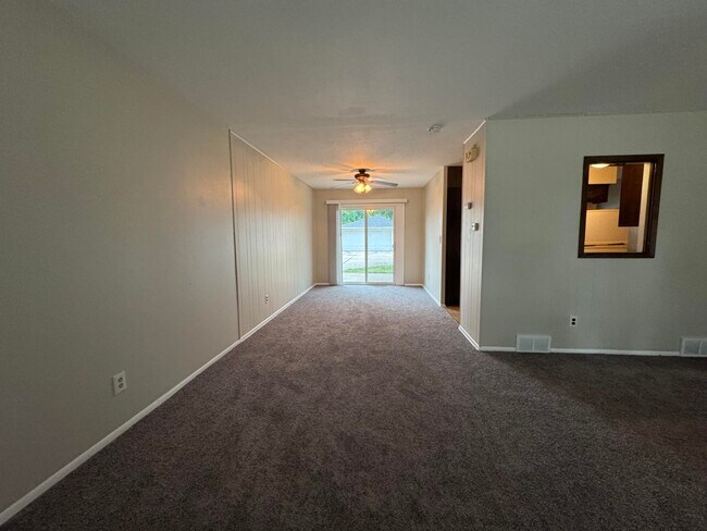 Foto del edificio - 6451 N 73rd St