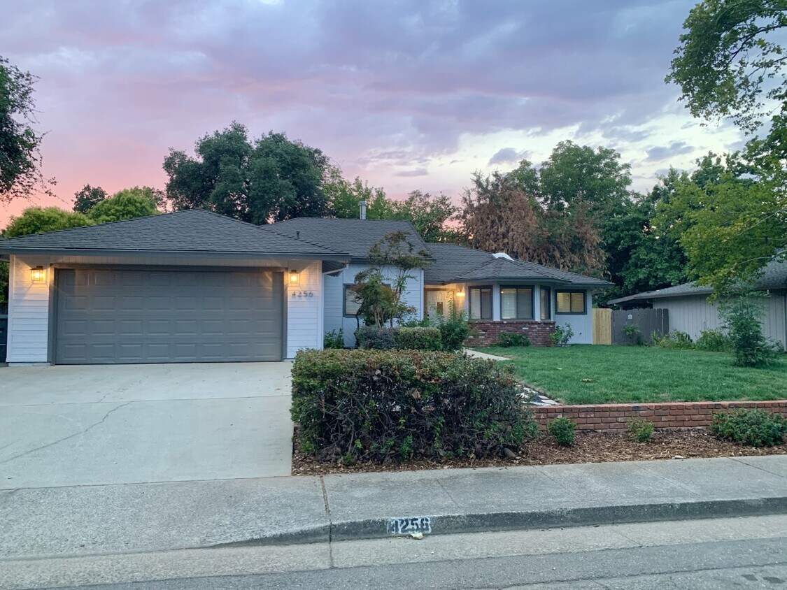 4256 Pasatiempo Ct, Redding, CA 96002 House Rental in Redding, CA