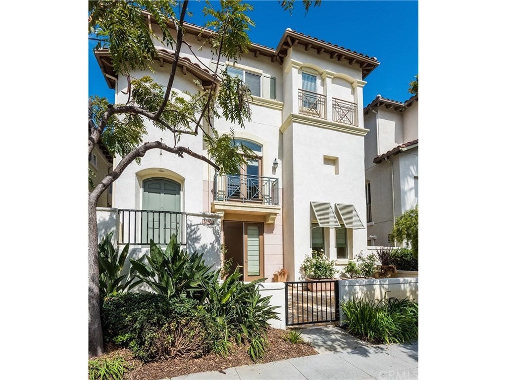 60 Apartments Available for Rent in Playa Vista, CA