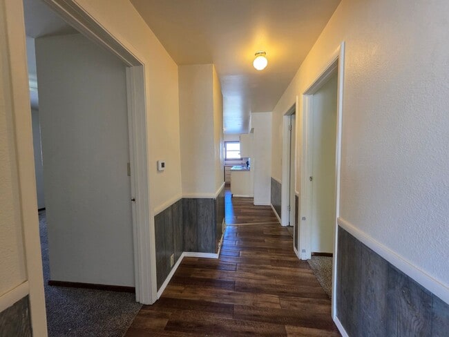 Foto del edificio - 1952 Roosevelt Ave