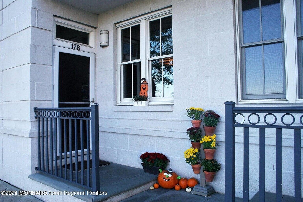 Primary Photo - 300 Cookman Ave