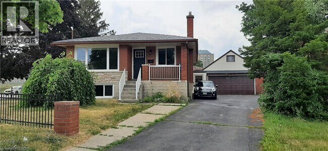 Photo du bâtiment - 199 Jansen Ave