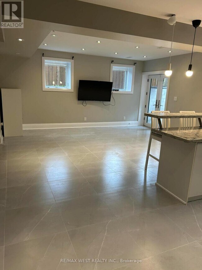 Building Photo - 1 Pagebrook Dr