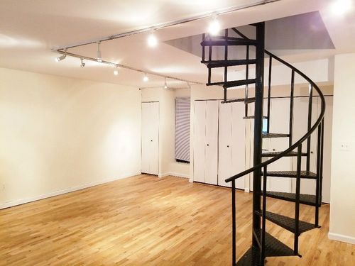 Foto del edificio - 446 W 47th St