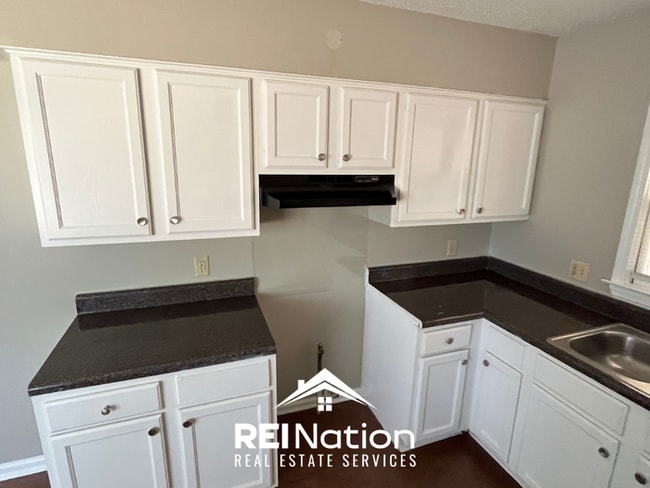 Building Photo - Charming 3BR/1.5BA Memphis Home | Hardwood Floors Throughout & Large Fenced Yard
