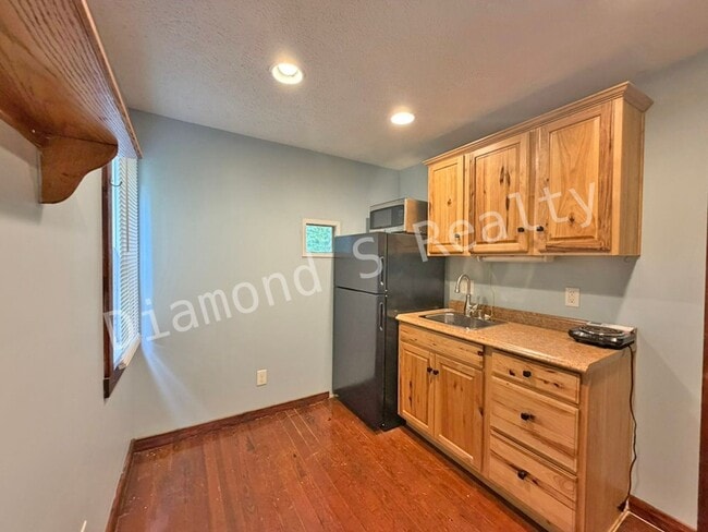 Building Photo - 1313 S Jefferson Ave