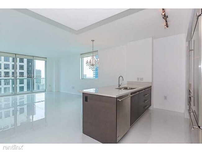 Building Photo - 2 br, 2 bath Condo - 500 Brickell Ave Apt ...