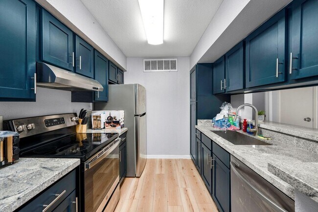 Foto del edificio - 12955 Woodforest Blvd