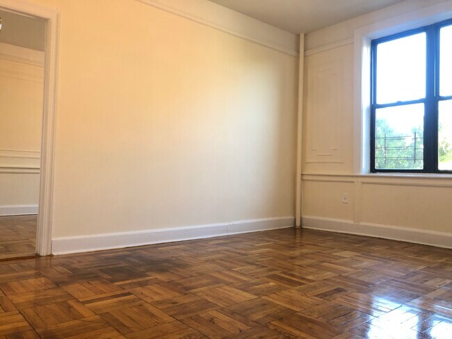 Building Photo - 1779 81 St