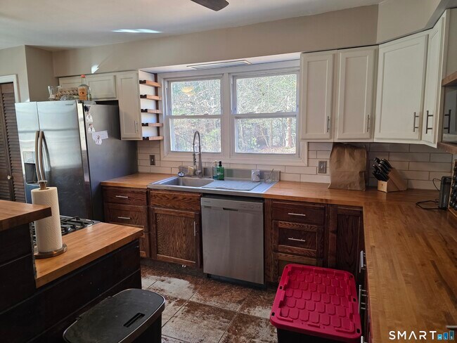 Foto del edificio - 61 N Shore Rd