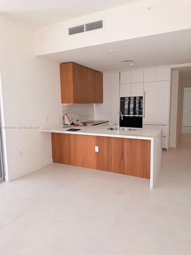 Building Photo - 1400 Biscayne Blvd