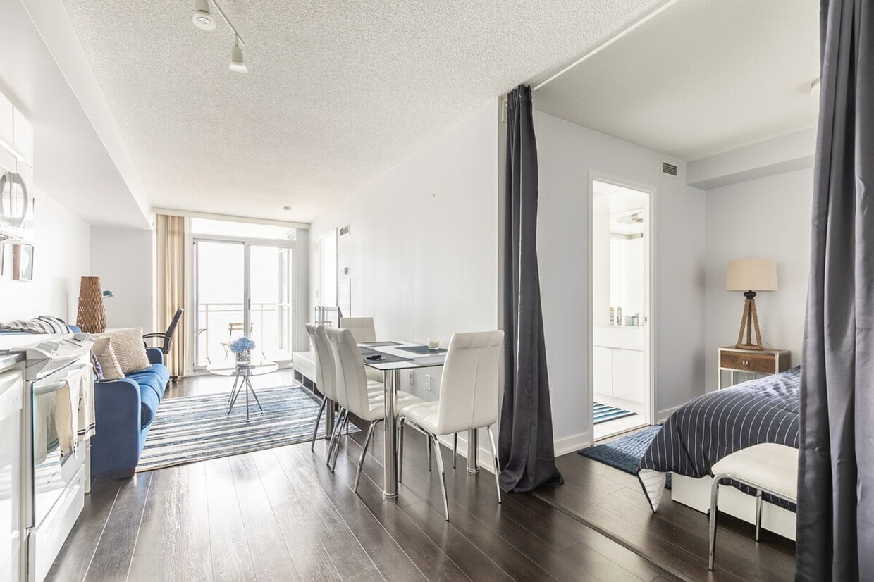 Primary Photo - 480 Front St W