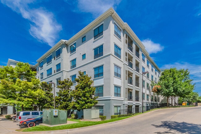 Building Photo - Elan at Bluffview