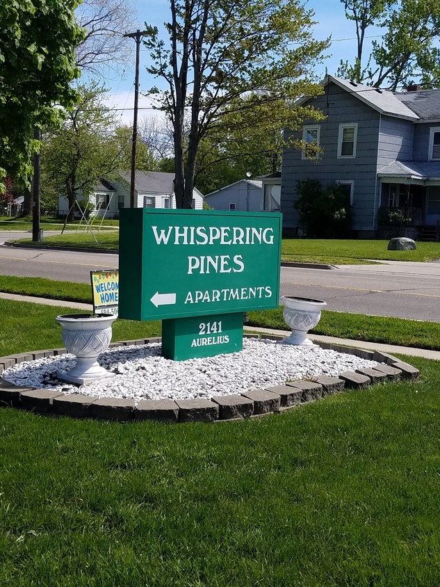 Bienvenido a Whispering Pines - Whispering Pine Apartments