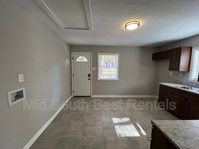 Foto del edificio - 3644 Dumas St