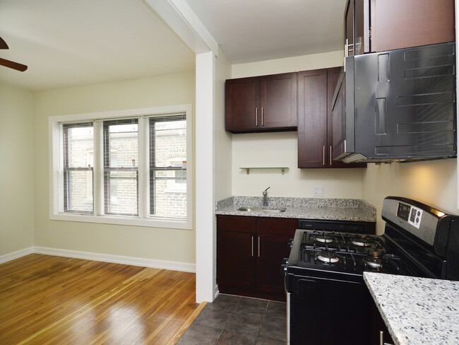 Building Photo - 4208 N Pulaski Rd