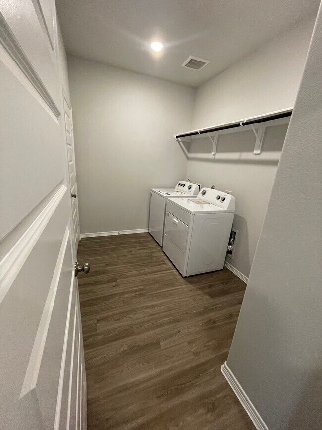 Building Photo - 5810 Fresh View Ct