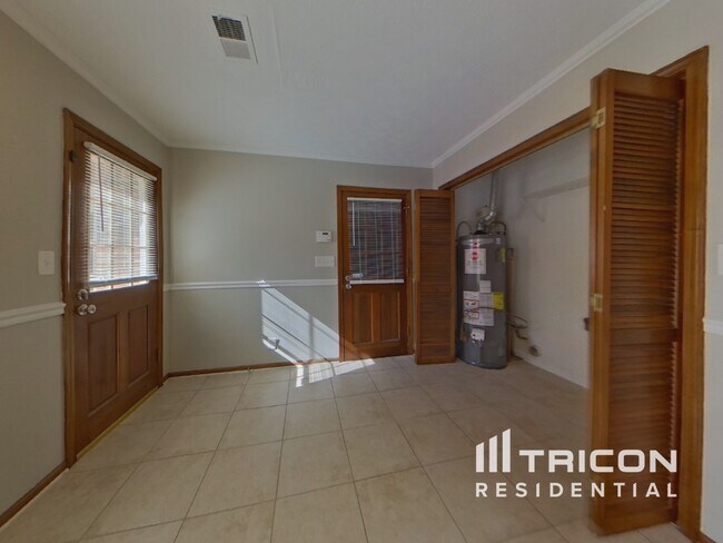 Foto del edificio - 5823 Williamsburg Dr NW
