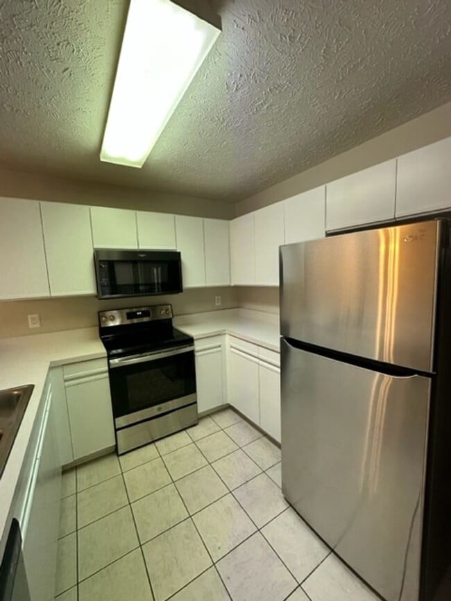 Building Photo - Lovely 2 Bed, 2 Bath Condo in Karen Lakes