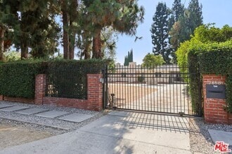 Building Photo - 6727 Orion Ave