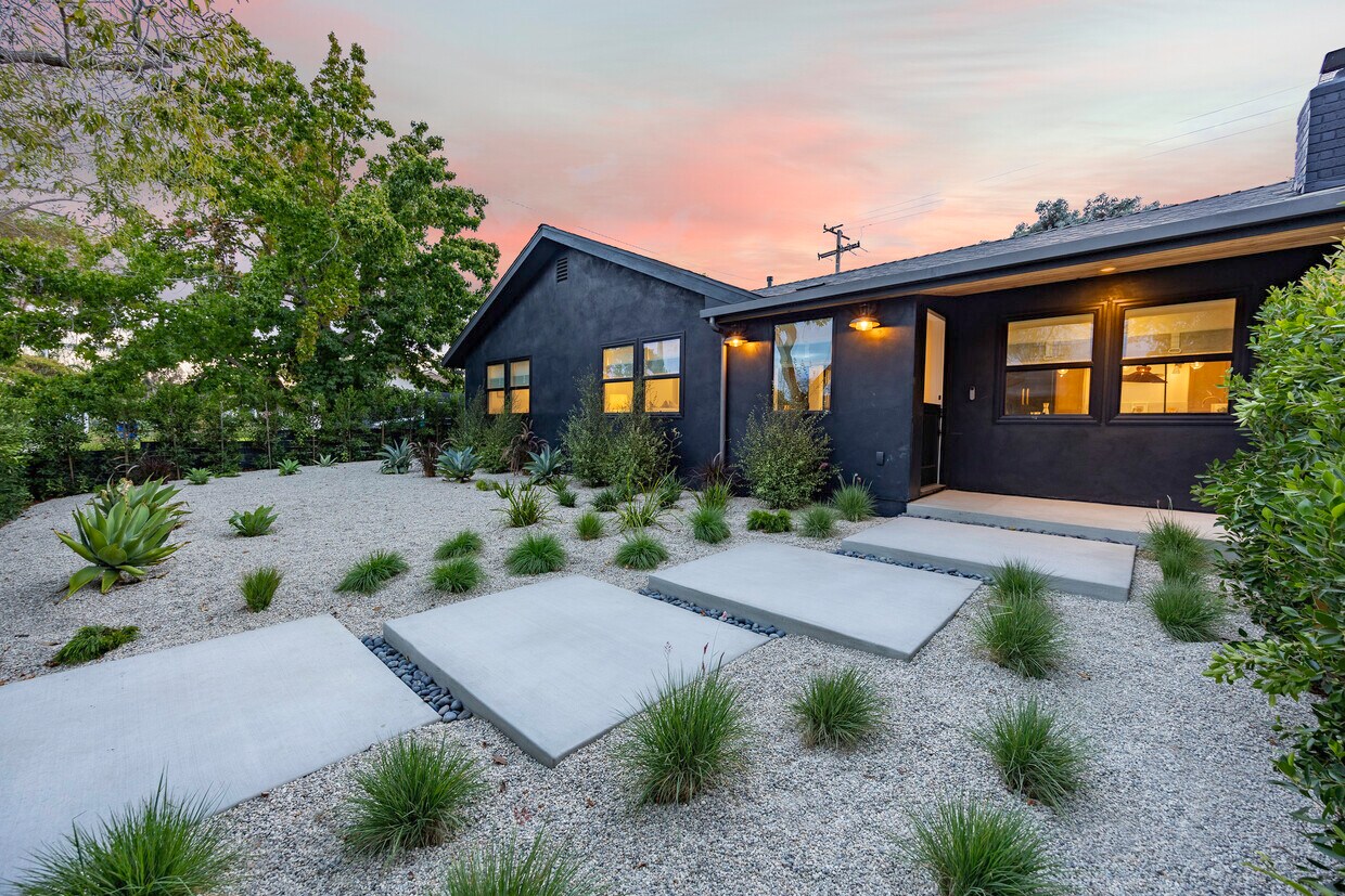 Primary Photo - 23 Calaveras Ave