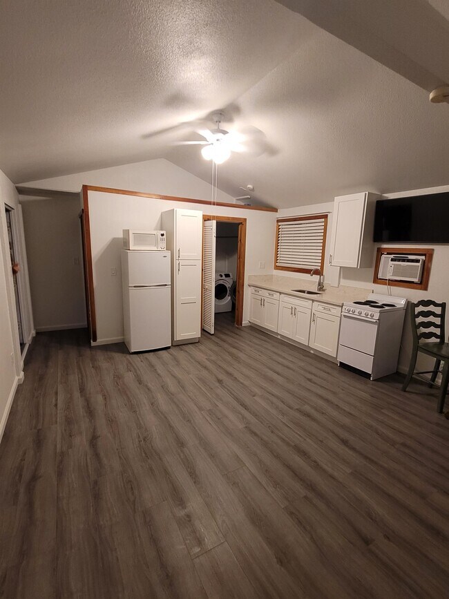 51 Lau Pl, Kaaawa, HI 96730 House for Rent in Kaaawa, HI