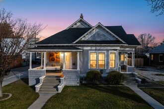 Building Photo - 331 Roberts St