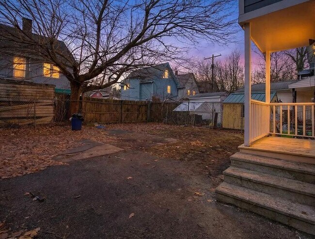 Foto del edificio - Spacious 5-bedroom, 2-bath single-family home