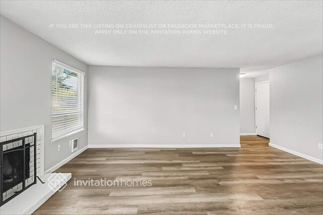 Building Photo - 12428 42nd Ave NE