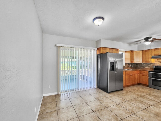 Foto del edificio - 5773 56th Terrace N