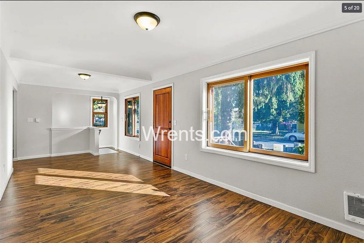 Foto principal - Beautiful 3 bed 2bath Home for Rent!