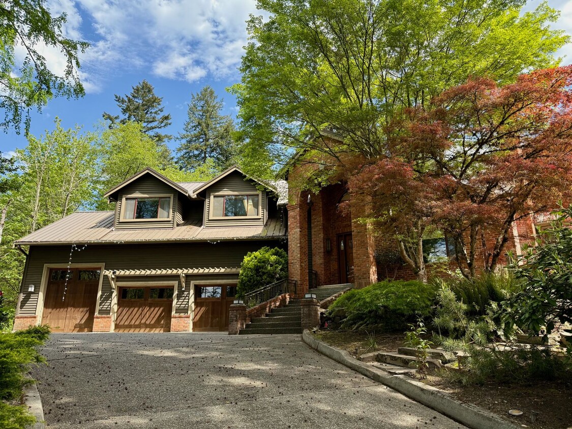 Primary Photo - Luxury Estate Retreat in the Heart of Samm...