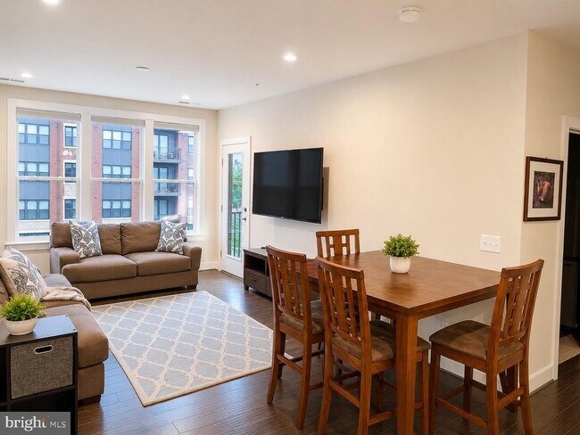 Foto del edificio - 3505 Bellflower Ln