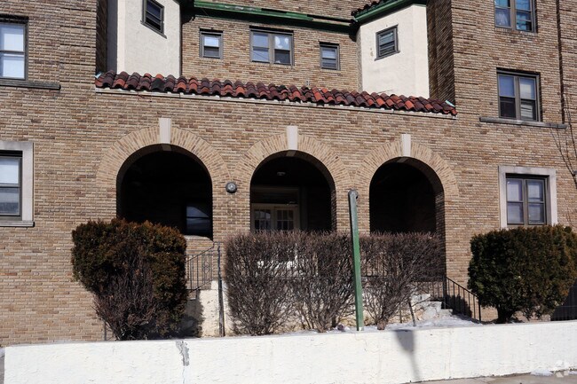 Foto del edificio - Wayne Iris Apartments