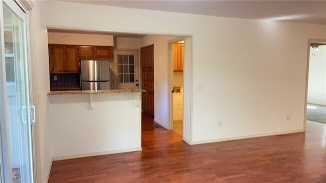 Foto del edificio - 10 Evans Ln