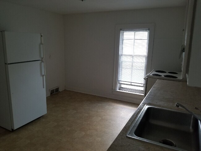 Foto del edificio - 1243 W Mullan Ave